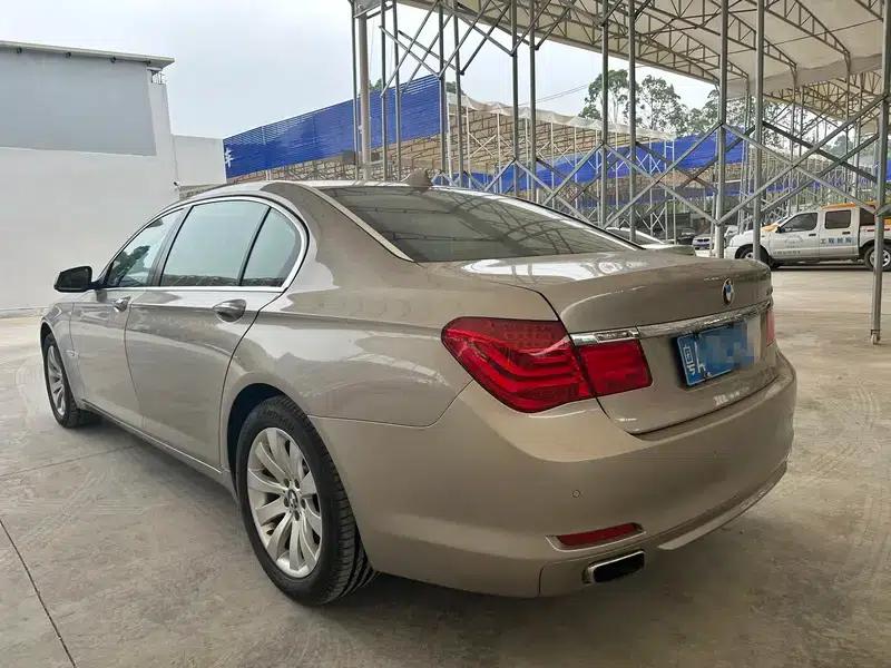BMW 7 Series 2009 740Li Luxury — миниатюра 4