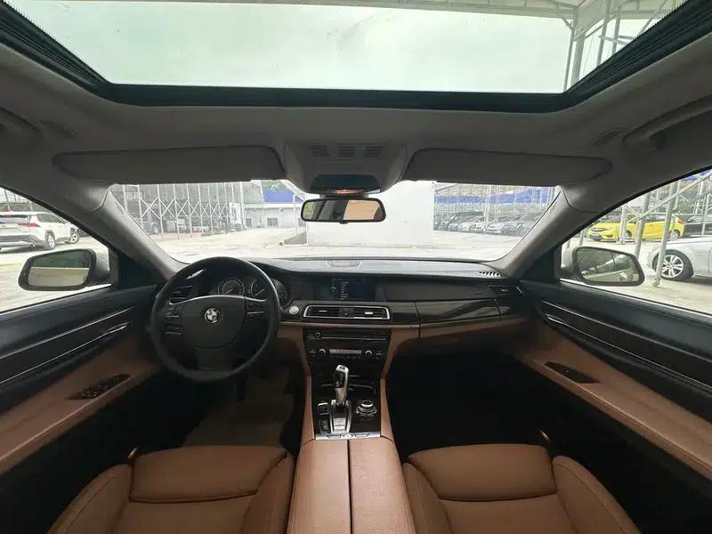 BMW 7 Series 2009 740Li Luxury — миниатюра 8