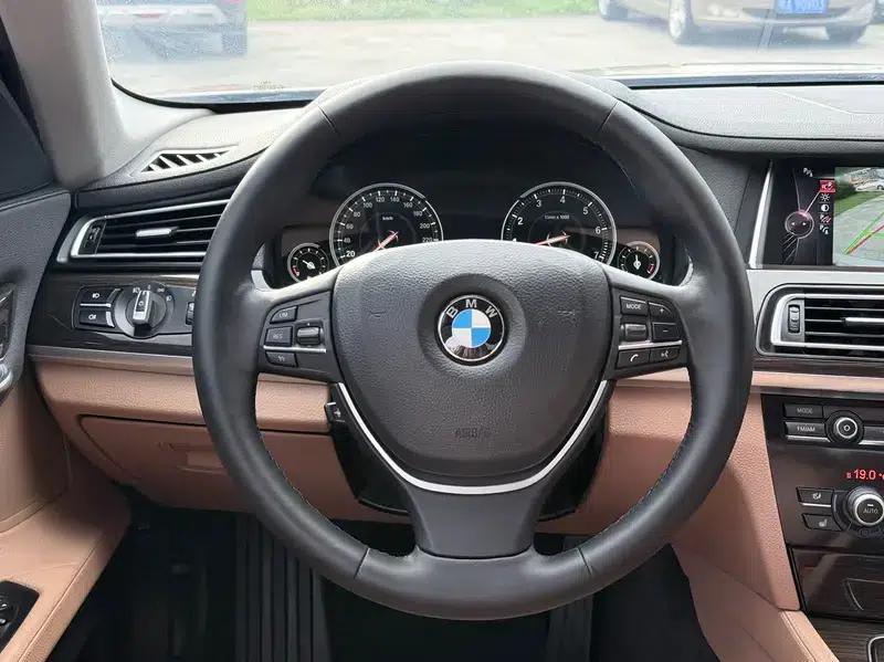 2013 BMW 7 Series 730Li Luxury — миниатюра 12