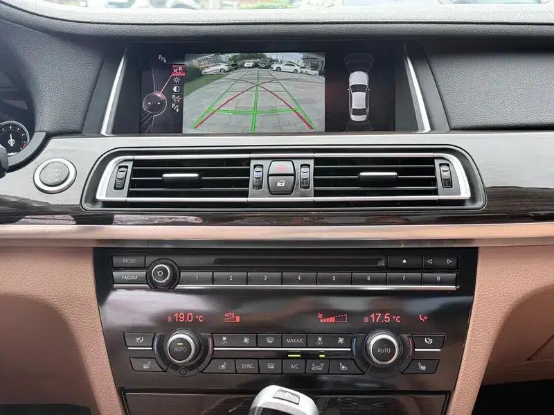 2013 BMW 7 Series 730Li Luxury — миниатюра 10
