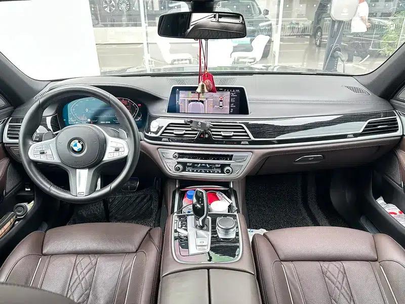 2019 BMW 7 Series Facelift 740Li Luxury M Sport Package — миниатюра 18