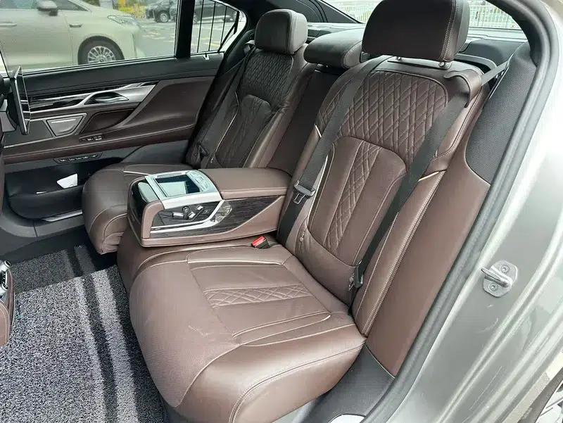 2019 BMW 7 Series Facelift 740Li Luxury M Sport Package — миниатюра 23