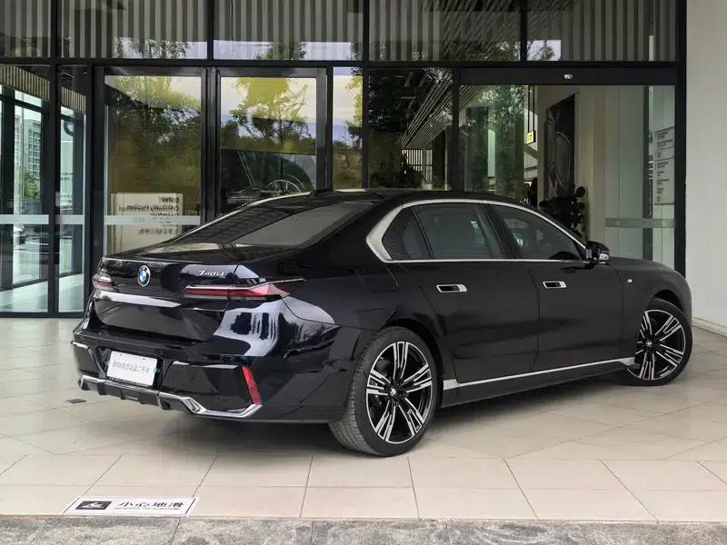 2023 BMW 7 Series 740Li Luxury M Sport Package — миниатюра 5