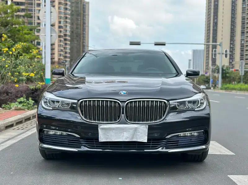 2017 BMW 7 Series 730Li Leading Edition — миниатюра 2
