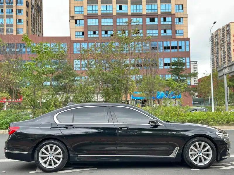 2017 BMW 7 Series 730Li Leading Edition — миниатюра 8