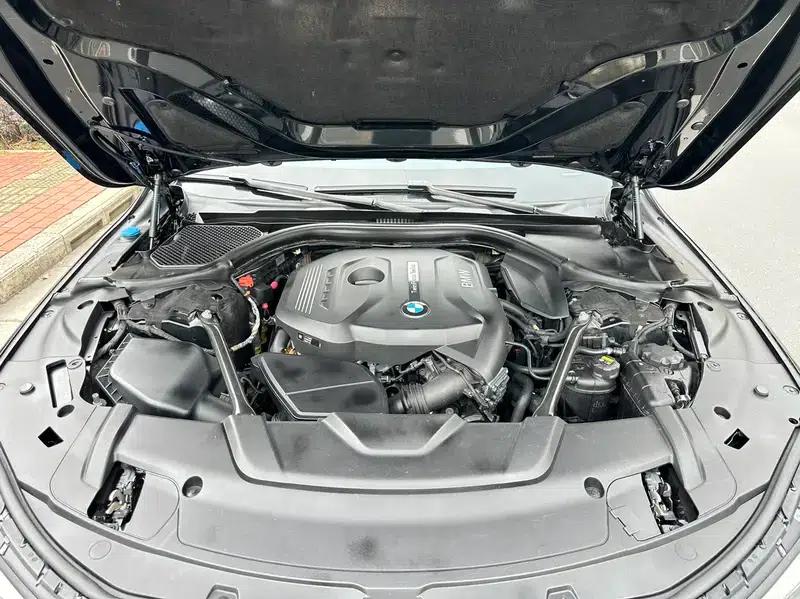 2017 BMW 7 Series 730Li Leading Edition — миниатюра 9