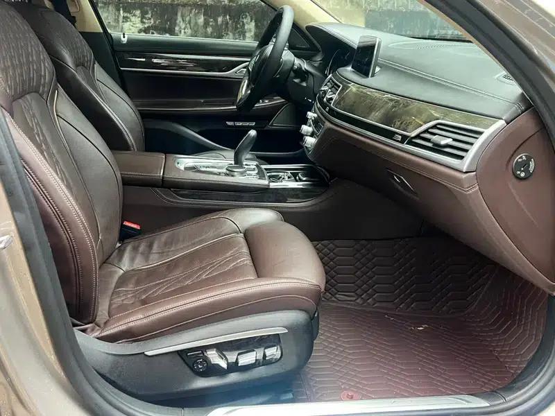 2017 BMW 7 Series 730Li Luxury — миниатюра 10