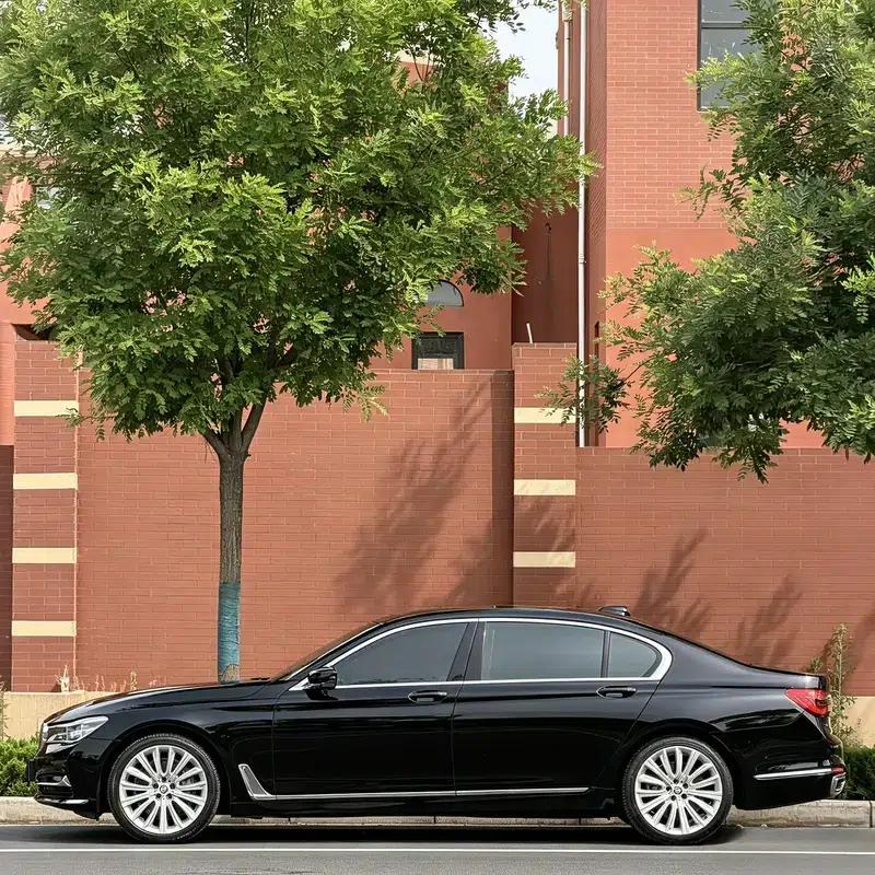 2018 BMW 7 Series 740Li Leading Model, Excellence Package — миниатюра 2