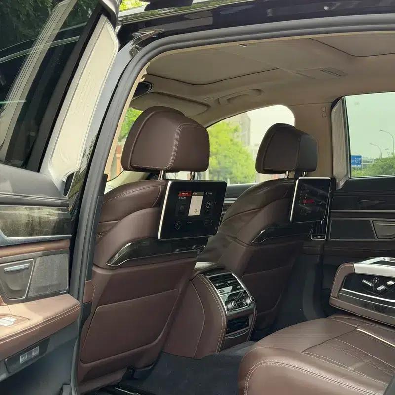 2018 BMW 7 Series 740Li Leading Model, Excellence Package — миниатюра 8
