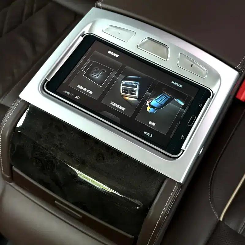 2018 BMW 7 Series 740Li Leading Model, Excellence Package — миниатюра 10