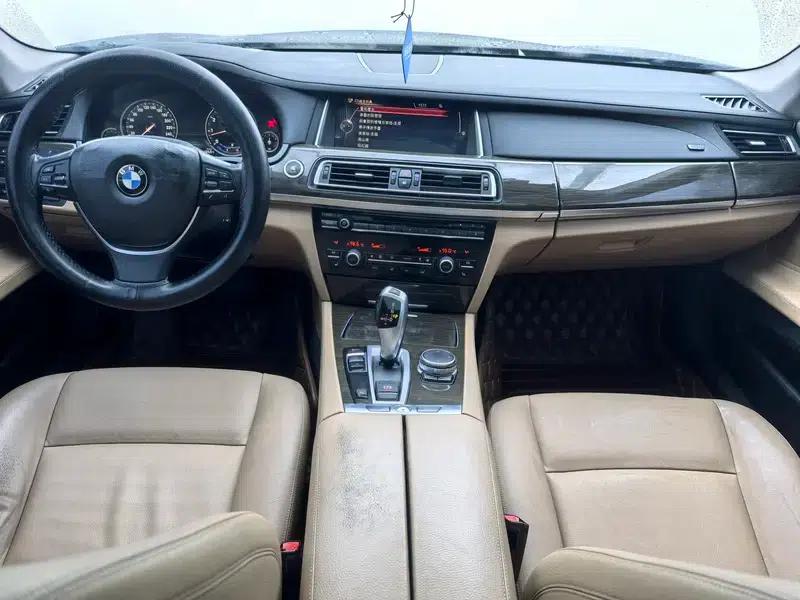 BMW 7 Series 2014 730Li Luxury Edition — миниатюра 7