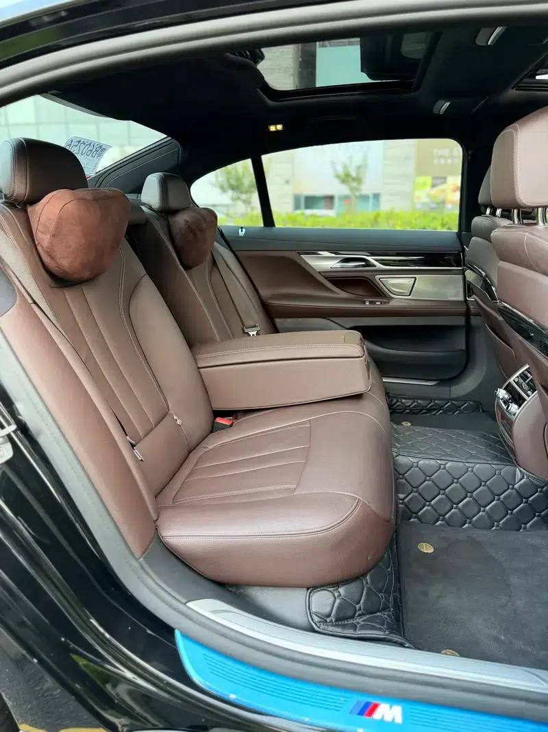 2018 BMW 7 Series 730Li Leading Edition M Sport Package — миниатюра 14