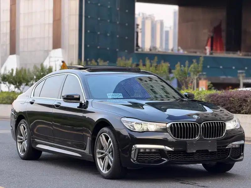 2018 BMW 7 Series 730Li Leading Edition M Sport Package — миниатюра 3