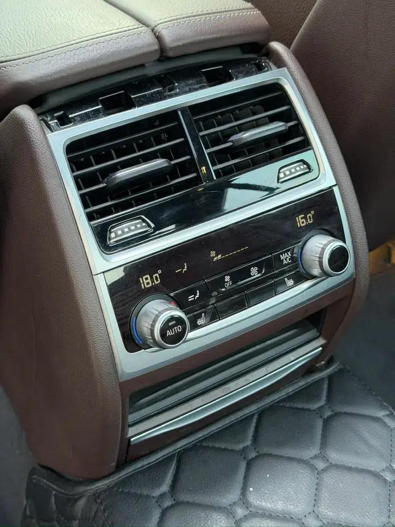 2018 BMW 7 Series 730Li Leading Edition M Sport Package — миниатюра 8