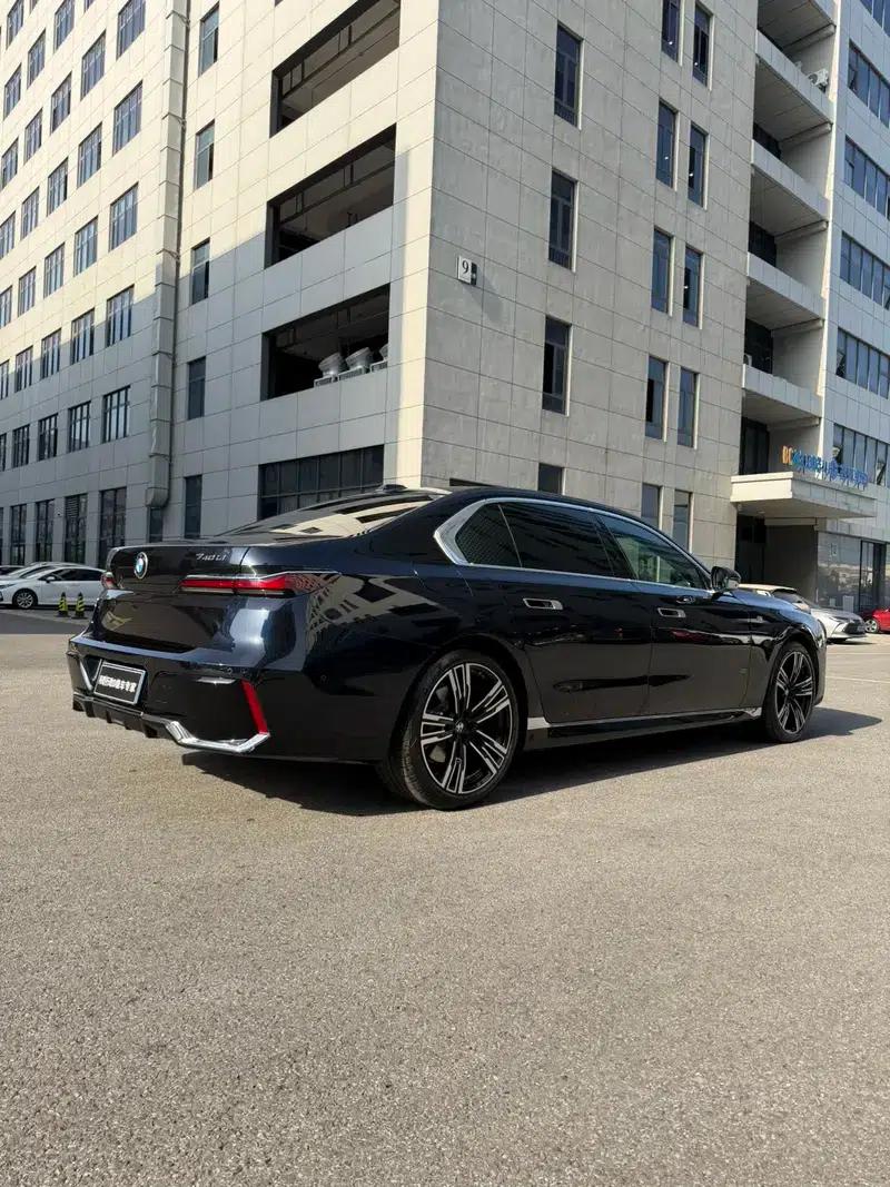 2023 BMW 7 Series 740Li Luxury M Sport Package — миниатюра 5