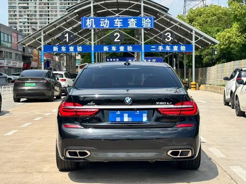 2018 BMW 7 Series 740Li Leading Edition M Sport Package — миниатюра 5