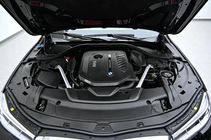 2018 BMW 7 Series 740Li xDrive Luxury M Sport Package — миниатюра 10