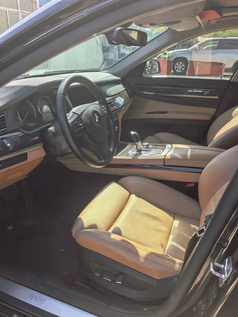 BMW 7 Series 2009 740Li Luxury — миниатюра 18