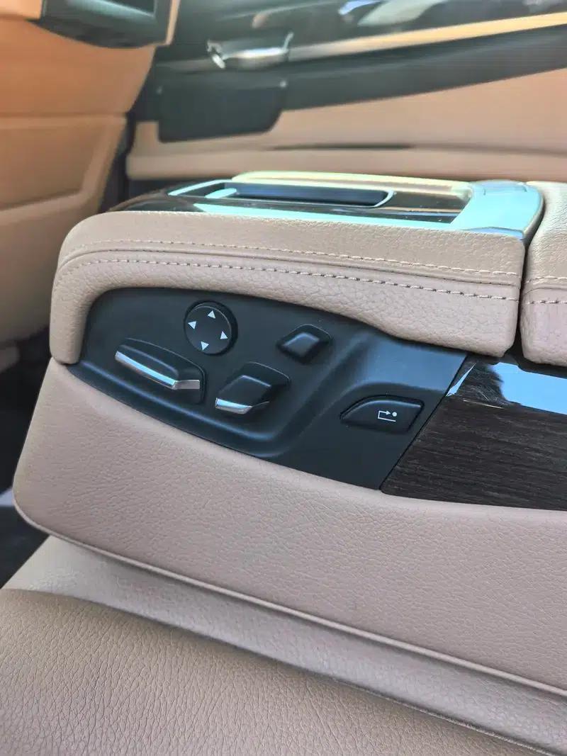 BMW 7 Series 2009 740Li Luxury — миниатюра 10