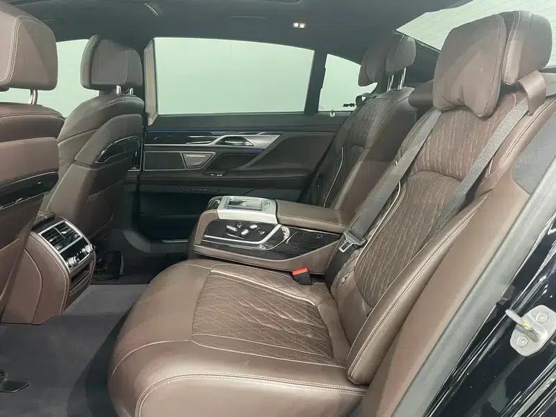 2019 BMW 7 Series 740Li Leading Edition M Sport Package — миниатюра 22