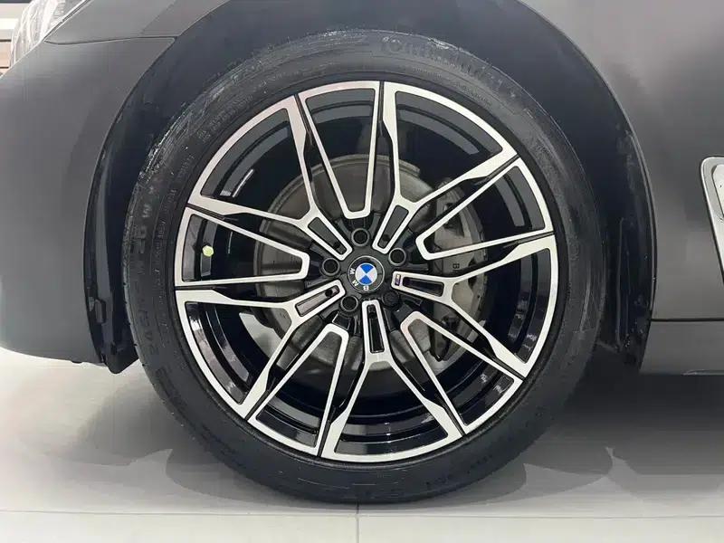 2018 BMW 7 Series 740Li xDrive Luxury M Sport Package — миниатюра 12