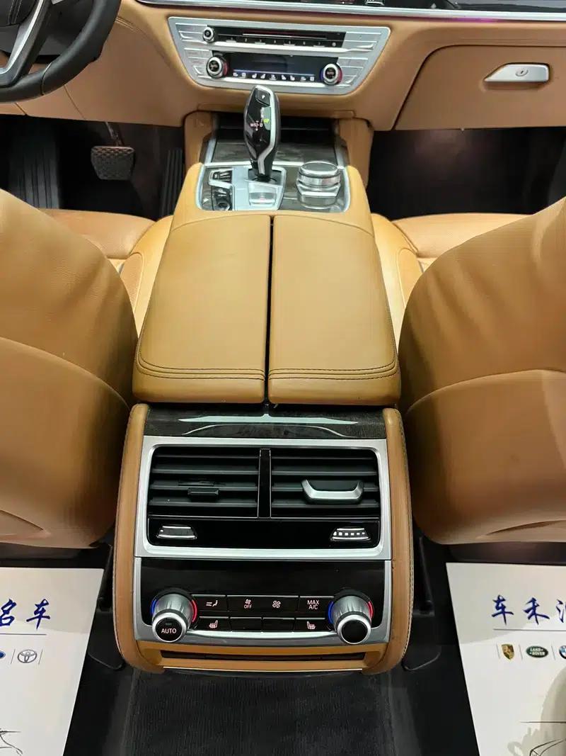 2017 BMW 7 Series 740Li Leading Edition — миниатюра 9