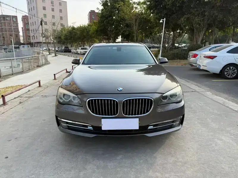 BMW 7 Series 2013 730Li Leading Edition — миниатюра 2