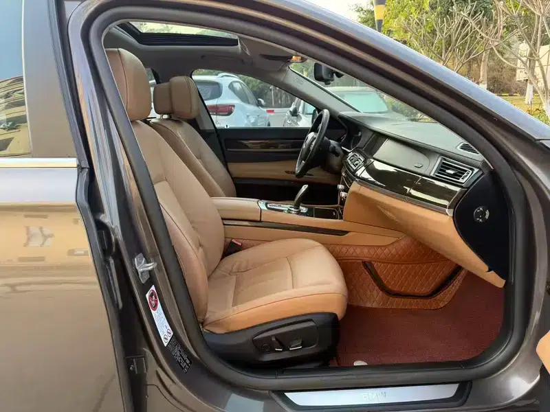 BMW 7 Series 2013 730Li Leading Edition — миниатюра 13