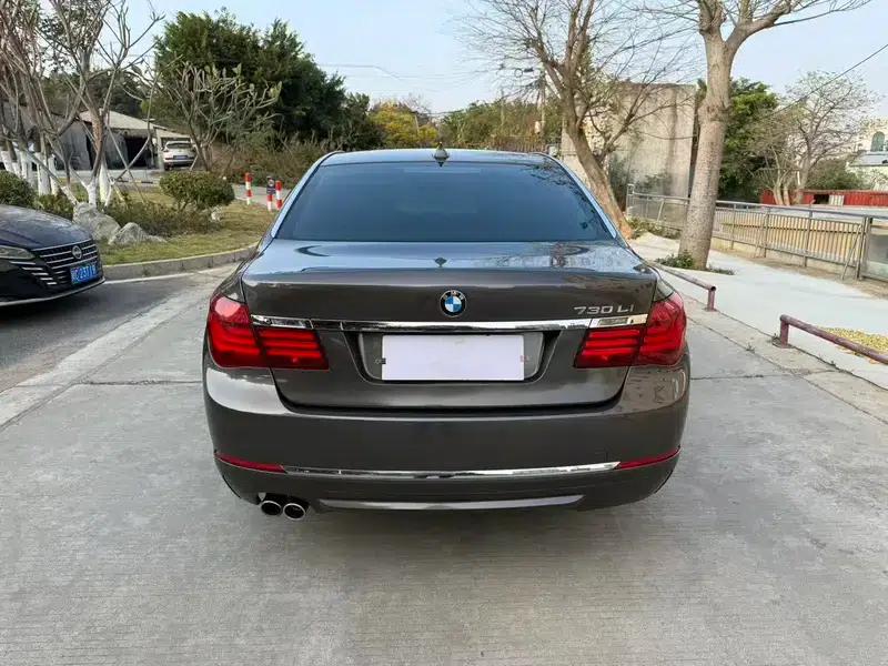 BMW 7 Series 2013 730Li Leading Edition — миниатюра 5