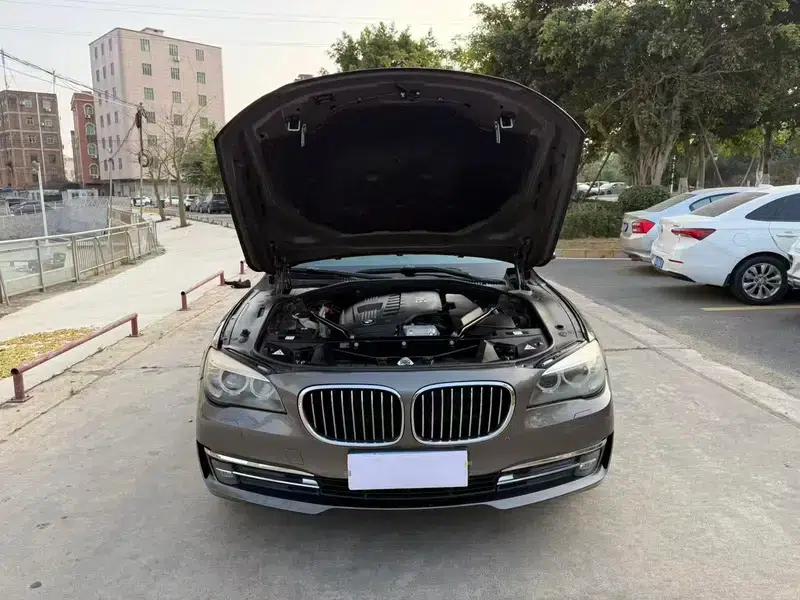 BMW 7 Series 2013 730Li Leading Edition — миниатюра 7