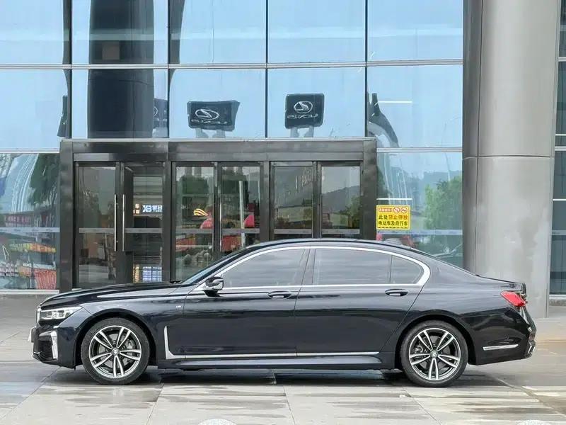 2019 BMW 7 Series Facelift 730Li M Sport Package — миниатюра 3