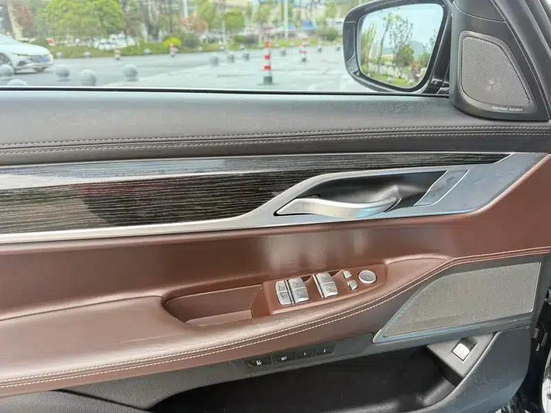 2019 BMW 7 Series Facelift 730Li M Sport Package — миниатюра 10