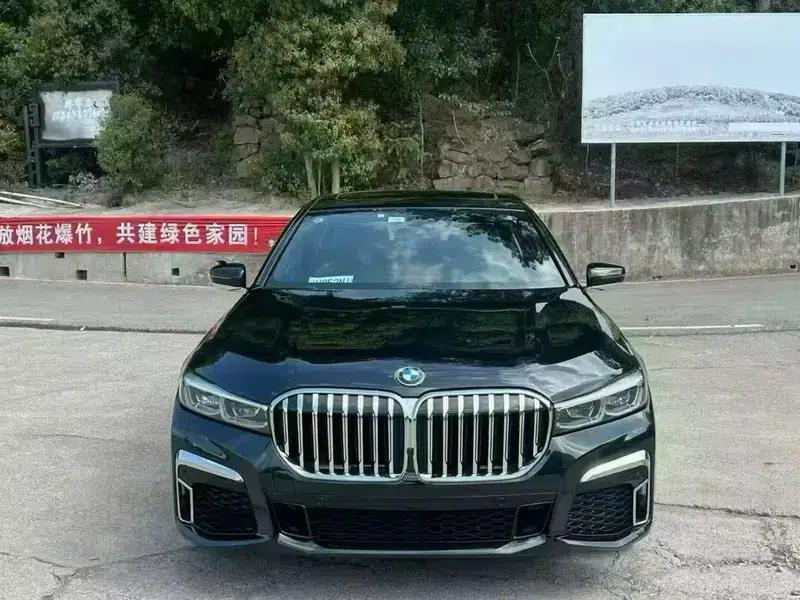 2018 BMW 7 Series 740Li Leading Model, Excellence Package — миниатюра 2