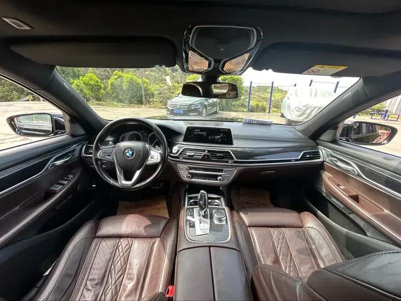 2018 BMW 7 Series 740Li Leading Model, Excellence Package — миниатюра 9