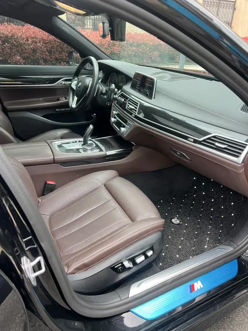 2017 BMW 7 Series 730Li Leading Edition — миниатюра 9