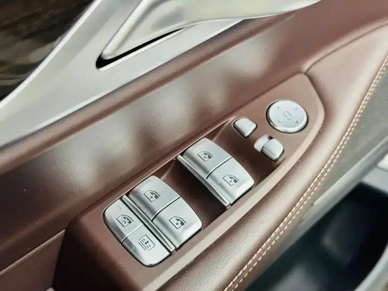 2021 BMW 7 Series 730Li Luxury Package — миниатюра 27