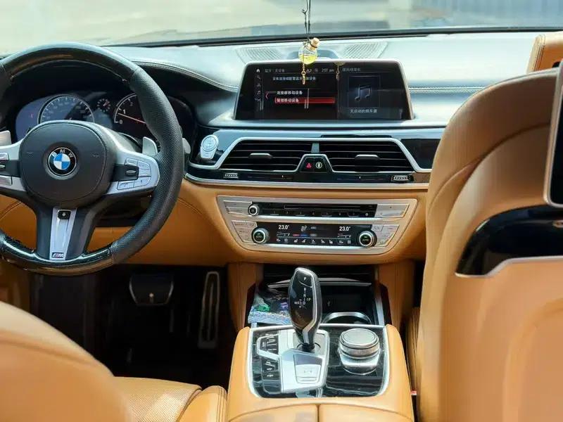 2018 BMW 7 Series 740Li Leading Edition M Sport Package — миниатюра 4