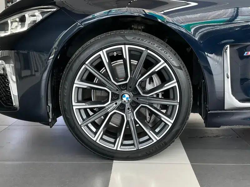 2019 BMW 7 Series 740Li Leading Edition M Sport Package — миниатюра 20