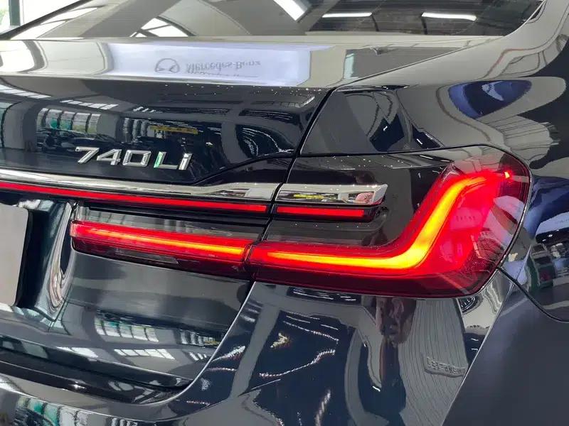 2019 BMW 7 Series 740Li Leading Edition M Sport Package — миниатюра 8