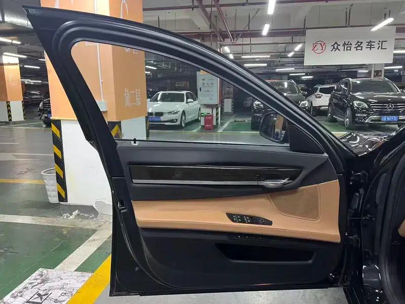 BMW 7 Series 2014 730Li Luxury Edition — миниатюра 24