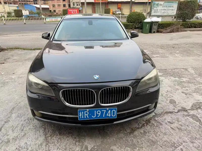 2011 BMW 7 Series 740Li Standard Edition — миниатюра 2