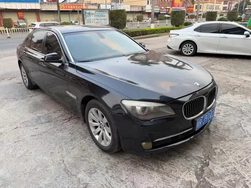2011 BMW 7 Series 740Li Standard Edition — миниатюра 3