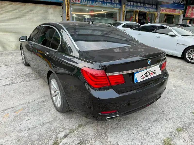 2011 BMW 7 Series 740Li Standard Edition — миниатюра 4