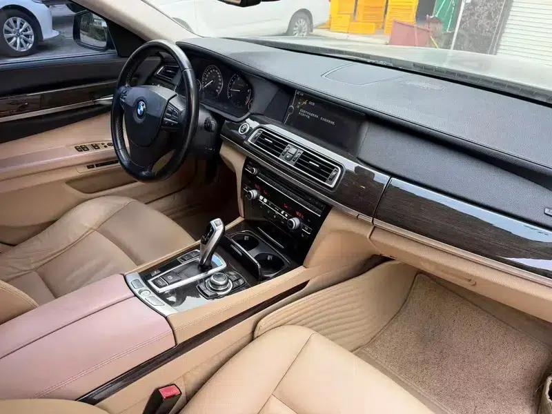 2011 BMW 7 Series 740Li Standard Edition — миниатюра 5