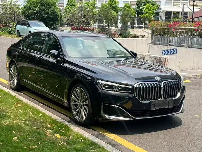 2019 BMW 7 Series 740Li Leading Luxury Package — миниатюра 3