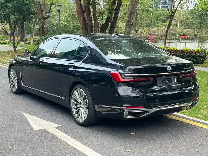 2019 BMW 7 Series 740Li Leading Luxury Package — миниатюра 4