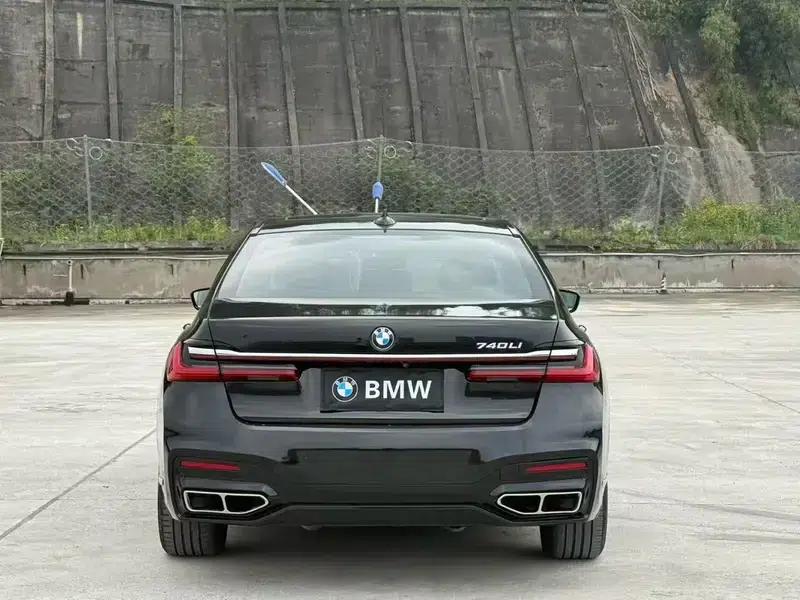 2016 BMW 7 Series 730Li Leading Edition — миниатюра 5