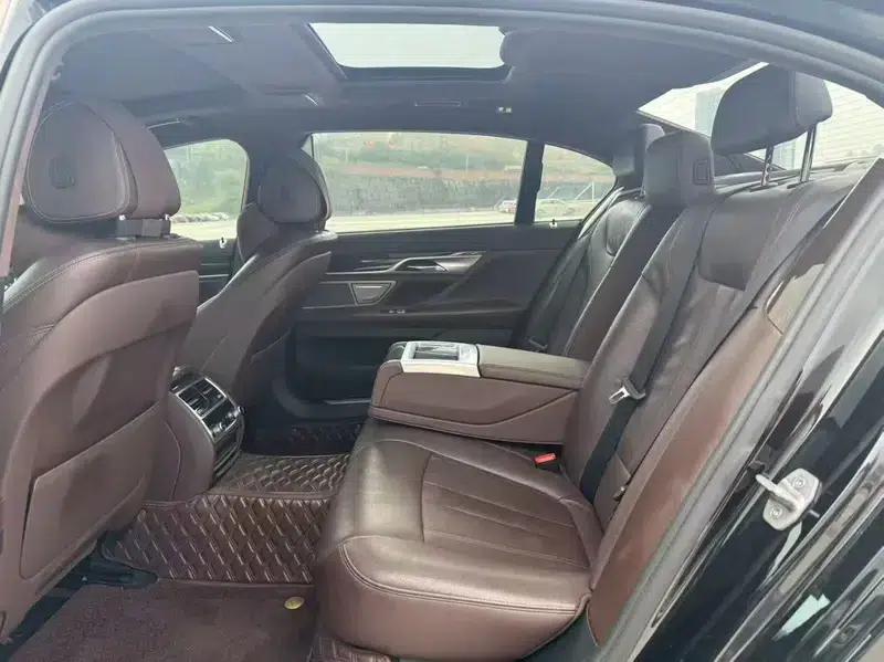 2016 BMW 7 Series 730Li Leading Edition — миниатюра 9