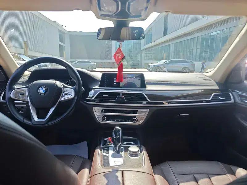 2016 BMW 7 Series 730Li Leading Edition — миниатюра 13