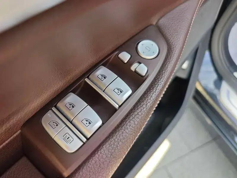 2016 BMW 7 Series 730Li Leading Edition — миниатюра 22